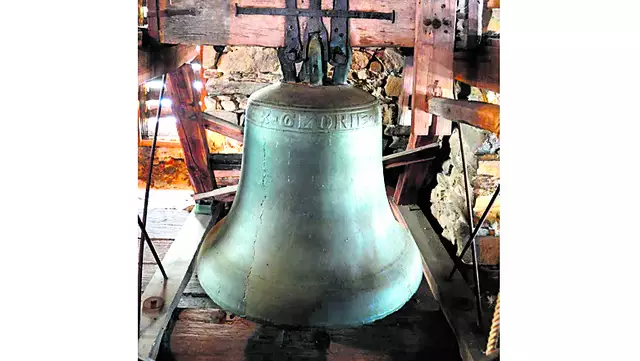 Auch diese Glocke wird am 8. Mai läuten, denn das Thema Friede ist aktueller denn je: In der Pfarrkirche St. Martin/Ybbsfelde befindet sich die älteste noch läutbare Oktavglocke der Welt. Sie trägt die Umschrift „O Rex Gloriae Veni Cum Pace 1200“ (O König der Herrlichkeit komm mit Frieden 1200). | Foto: Andrea Aichinger