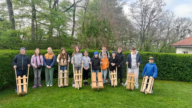 Pilgersdorf. Ratschen-Kinder
