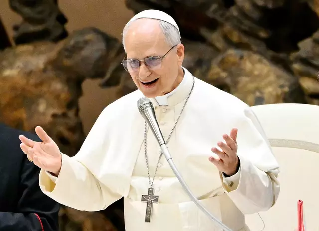 Papst Leo XIV. ruft zum Frieden auf.  | Foto: Alberto Pizzoli / AFP / picturedesk.com