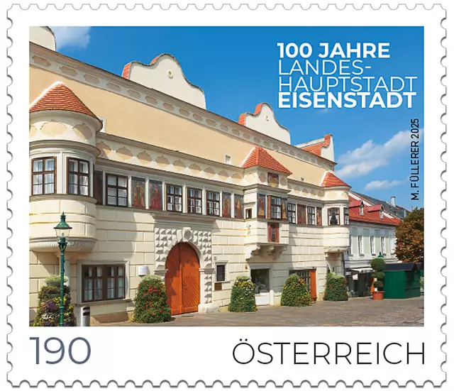 
Die Sonderbriefmarke „100 Jahre Landeshauptstadt Eisenstadt“ wurde von Marion Füllerer entworfen und zeigt das Rathaus der Freistadt Eisenstadt.
 | Foto: Österreichische Post AG