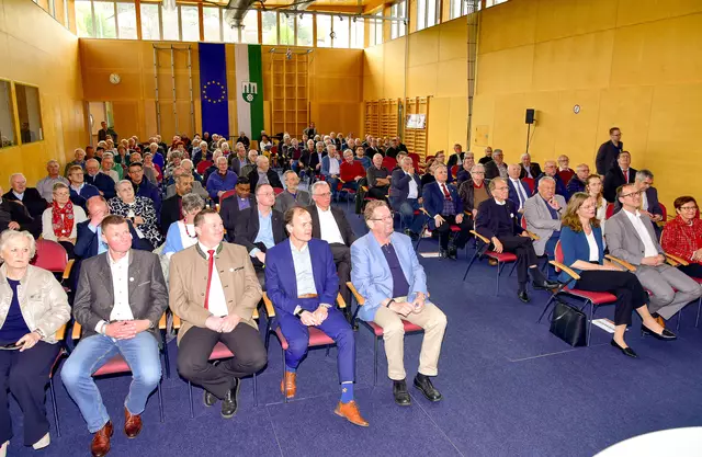 Zahlreich versammelten sich die Gäste in der Kulturhalle. | Foto: Elisabeth Feucht