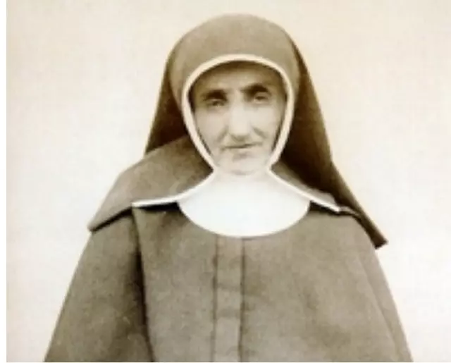 Mutter Barbara Sicharter 
