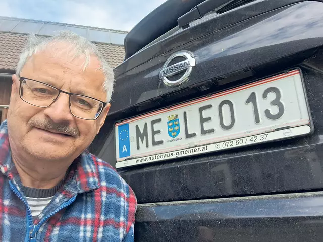 Leo Baumberger aus St. Oswald hatte bei der Wahl des Autokennzeichens wohl schon eine gewisse Ahnung ... 
 | Foto: Foto: zVg