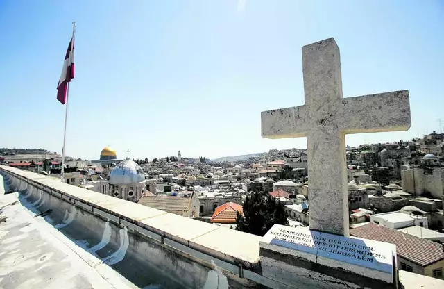 Das himmlische Jerusalem ist Ziel aller Pilgerwege des Glaubens. Im Bild: Blick auf das irdische Jerusalem vom Dach des Österreichischen Pilger-Hospizes.

 | Foto: kathbild.at / Franz Josef Rupprecht