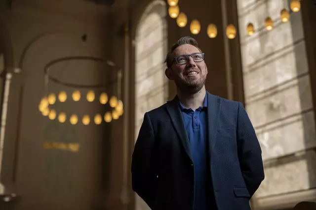 Die Vielseitigkeit seiner Heimat Bosnien-Herzegowina scheint sich in seiner Person widerzuspiegeln. Als ehemaliger Franziskaner, Dozent, Autor und Sportler bringt er seinen Glauben in alle Lebensbereiche ein.  „Ich kann meinen Glauben und meinen Alltag nicht voneinander trennen“. | Foto: Vjekoslav Skledar