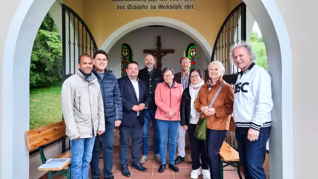 Rudersdorf. Bei der Hubertuskapelle feierte die Katholische Frauenbewegung und die Katholische Männerbewegung des Dekanats Jennersdorf die Maiandacht.