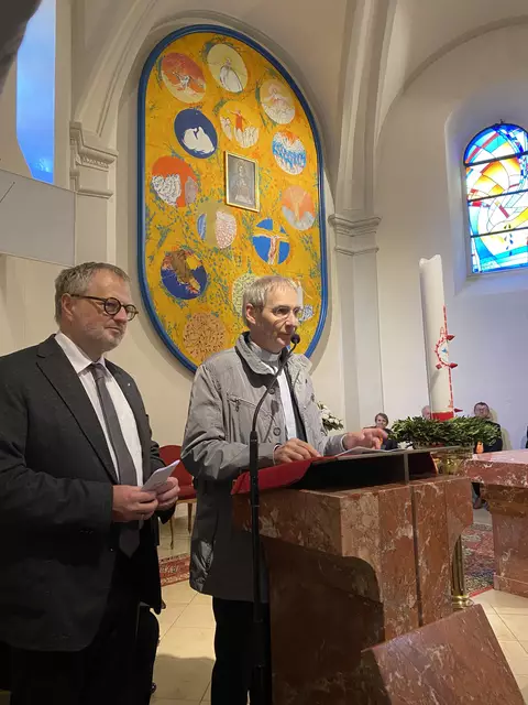Generalvikar Michael Wüger und Pfarrer Andreas Hankemeier eröffneten.