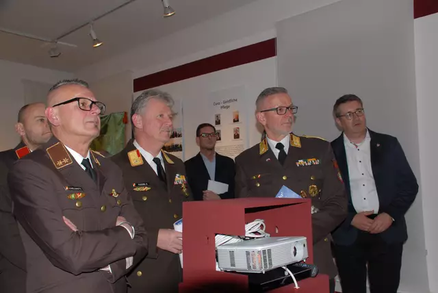 Bei der Ausstellungseröffnung im Steirischen Feuerwehrmuseum in Groß St. Florian. | Foto: Franz Kaplan