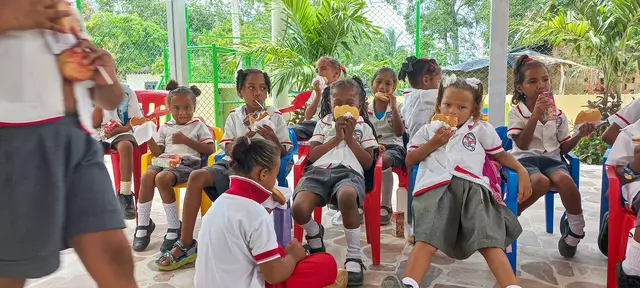 Bildung bedeutet Zukunft. Die FMHM unterstützt mit Essen und Schulbildung. | Foto: Steiner