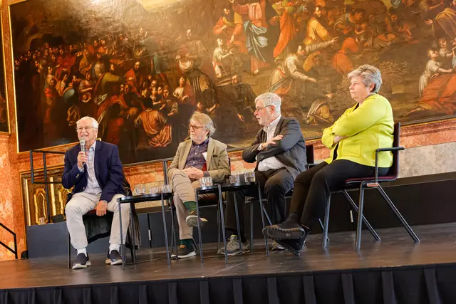 Stellen wir uns den Schönheiten und Grauslichkeiten der Geschichte! So resümierte das „1945er“-Symposium zu Kriegsende und Neubeginn am 23. Mai im Grazer Minoritenzentrum. Im Bild v. l.: Günter Bischof, Peter Strasser, Helmut Konrad und Claudia Kuretsidis-Haider. | Foto: Neuhold