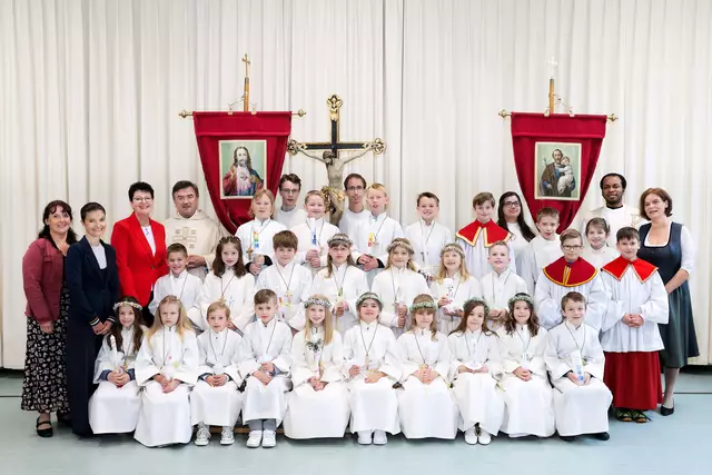 Die Erstkommunion in der Pfarre Maria Anzbach stand unter dem Motto”Jesus! Du bist bei mir”. 21 Kinder haben die Erstkommunion empfangen.  | Foto: Maria Hörmandinger