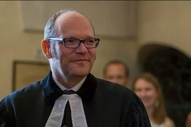 Pfarrer Paul Nitsche unterrichtet seit 2022 am BORG Dreierschützengasse in Graz und ist Notfallseelsorger.  | Foto: Margit Schmid
