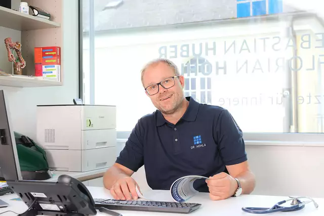 Dr. Florian Hohla
Facharzt für Innere Medizin, Gastroenterologie und Hepatologie, Hämatologie und internistische Onkologie, CED-Zertifikat DGVS. | Foto: Praxis Huber &amp; Hohla