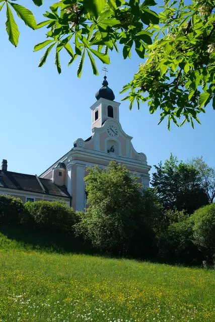 Blick auf das Kloster Maria Jeutendorf.   | Foto: Leopold Schlager