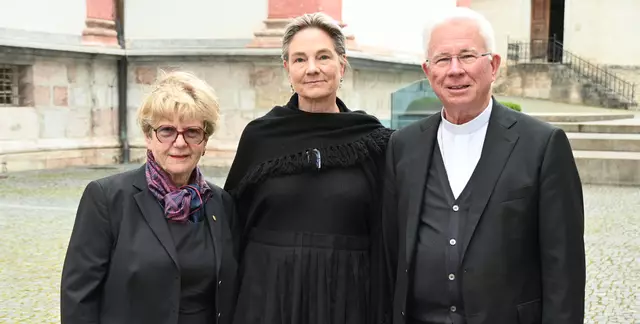 Caroline List (l.) – hier mit Erzbischof Franz Lackner (r.) – folgt Waltraud Klasnic als Opferschutzanwältin nach. Zukünftig werde man noch mehr Augenmerk auf Präventionsarbeit legen, so die Präsidentin des Landesgerichts für Strafsachen Graz. 