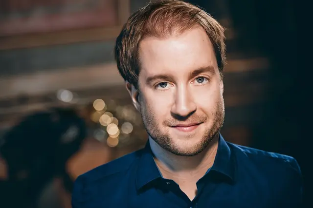 Der Hornist Felix Klieser spielte als Solist bereits mit herausragenden Orchestern und Künstlern auf großen Bühnen wie der Royal Albert Hall oder im Wiener Konzerthaus. | Foto: Maike Helbig