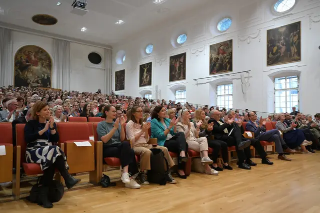 Die Internationale Pädagogische Werktagung richtet sich an Personen, die mit Kindern und Jugendlichen arbeiten und gilt mit ihren jährlich bis zu 500 Teilnehmenden als größte pädagogische Fachtagung im deutschsprachigen Raum. | Foto: Hiwa Naghshi/eds