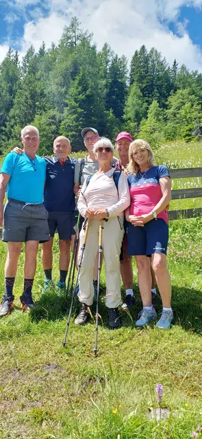 Pilger der quo vadis-Pilgerwanderung nach Maria Waldrast. 
