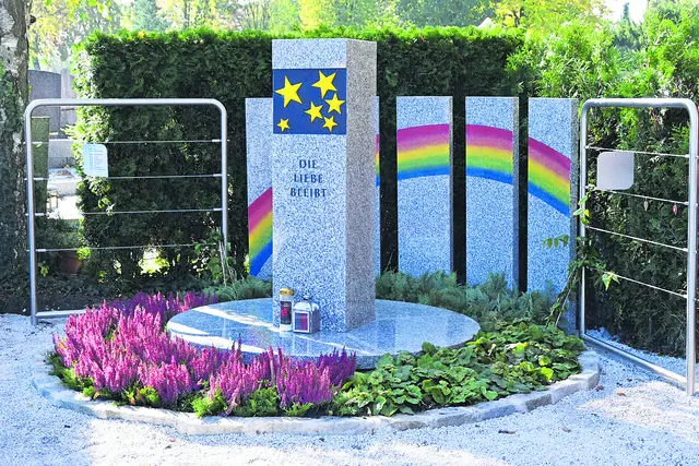 Die seit 2024 neu gestaltete Gedenkstätte für Sternenkinder am Hauptfriedhof St. Pölten. | Foto: Diözese St. Pölten