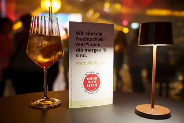 Dass alkoholfreie Getränke begeistern können, beweist der Soda Klub in Graz – ein alkoholfreies Event, geboren aus der Idee von BewohnerInnen des Aloisianums, einer Therapie-Einrichtung der Caritas für alkoholkranke Menschen: sicher alkoholfrei feiern.  | Foto: Neuhold