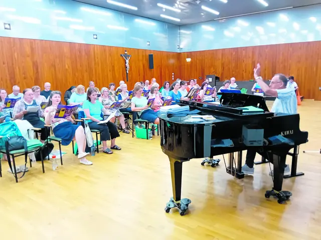 50 Sängerinnen und Sänger nahmen an der viertägigen Fortbildung im Bildungshaus St. Hippolyt teil.  | Foto: Michael Scholz