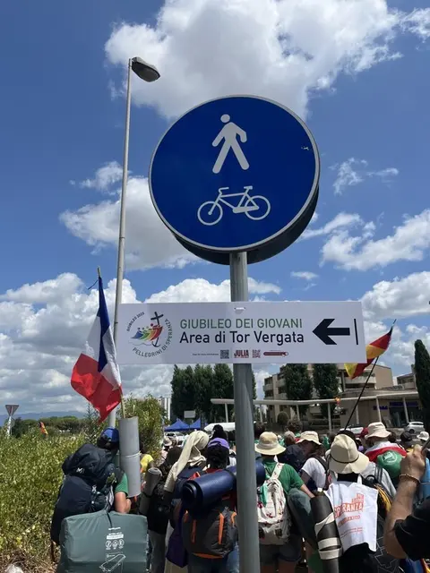 Wegweiser zum Areal von Tor Vergata. | Foto: Diözese St. Pölten