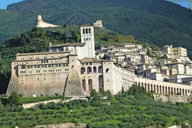 Die prachtvolle Kulisse von Assisi.  | Foto: Treml