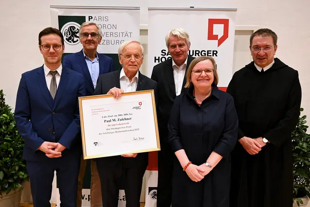 Der „Theologische Preis“ ging an Paul M. Zulehner (Mitte). Weiters im Bild (v. l.): Martin Dürnberger, Alois Halbmayr, Heinrich Schmidinger, Ulrike Tanzer, Korbinian Birnbacher.
