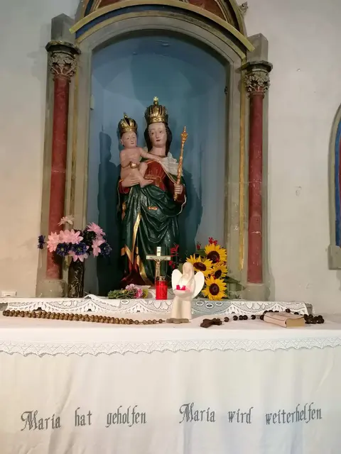 „Maria hat geholfen – Maria wird weiter helfen.“ Bei der Kapelle Maria Kaltenbrunn in Leoben erbitten viele Gläubige die Fürsprache der Gottesmutter.

 | Foto: privat