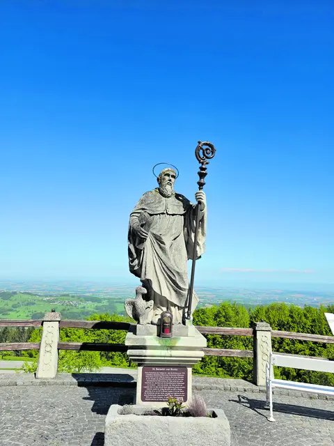 Die eindrucksvolle Statue des hl. Benedikt | Foto: Wolfgang Zarl
