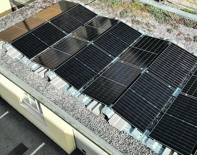 Kürzlich wurde eine Photovoltaikanlage im Bischofshof montiert. 

 | Foto: Lukas Weghofer