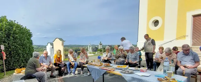 St. Martin an der Raab. Pfarrer Martin-Ralph Kalu spendete im Rahmen einer festlichen Messe die Krankensalbung. Anschließend lud die Katholische Frauenbewegung zur Agape ein.