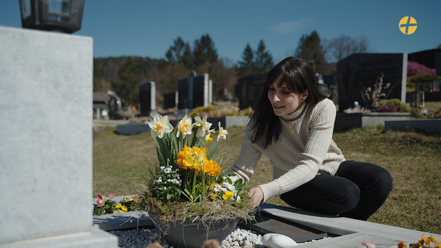 Kerzen entzünden, Blumen pflanzen. Ein Grab betreuen kann die App natürlich nicht, doch Dienstleistungen im Bereich der Grabpflege kann man am Handy buchen. | Foto: Diözese