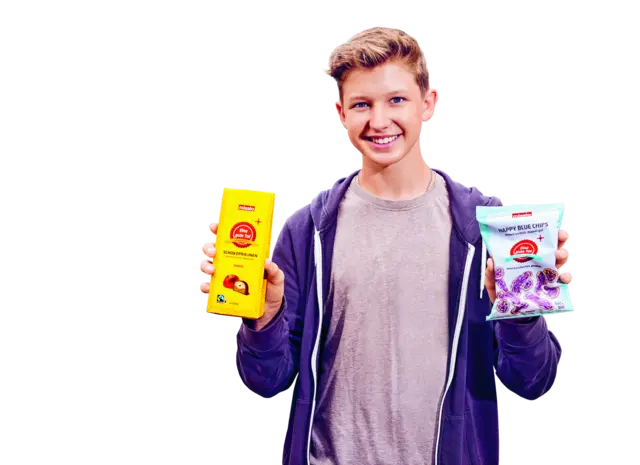 Naschen und Knabbern werden zu einer „guten Tat“ bei der Jugendaktion von missio. Mit dem Kauf von Chips und Schokopralinen unterstützt man Hilfsprojekte.  | Foto: missio