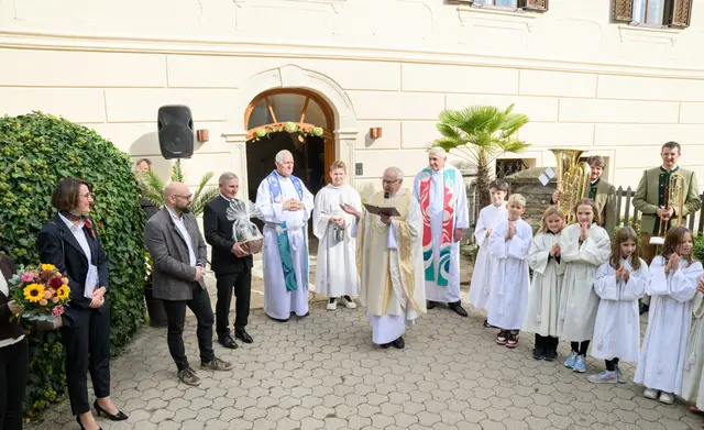 Segnung des sanierten Pfarrhofes in Grafendorf. | Foto: Bernschütz