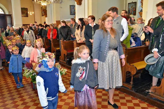 In Judenburg-St. Nikolaus tischte der PGR-Vorsitzende Hannes Rumpf nach dem Erntedank-Gottesdienst kulinarisch auf.
 | Foto: G. Oblak