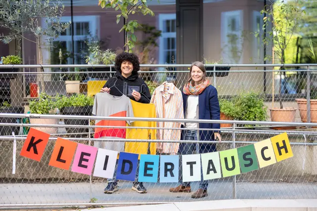 Südwind veranstaltete beim QL-Herbstfest eine Kleidertauschbörse. Der Verein macht sich für Menschenrechte, Klimagerechtigkeit und nachhaltige Entwicklung stark. | Foto: Milatovic