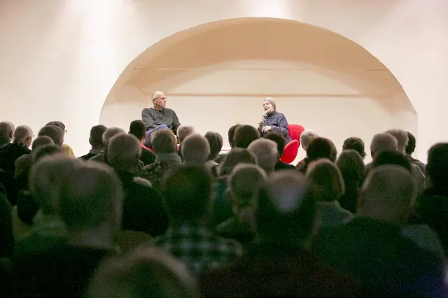 Das Thema Klimaschutz bewegte zu herzhaften Diskussionen und Gesprächen. | Foto: Sabina Saurer