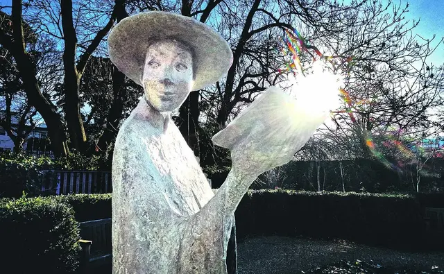 „Vollkommen sein heißt, sich oft gewandelt haben.“ Die Statue Kardinal John Henry Newmans steht in den Gärten des Literaturmuseums Dublin. Dort war früher das University College angesiedelt, dessen Gründungsrektor er war. | Foto: T. Quinn/shutterstock