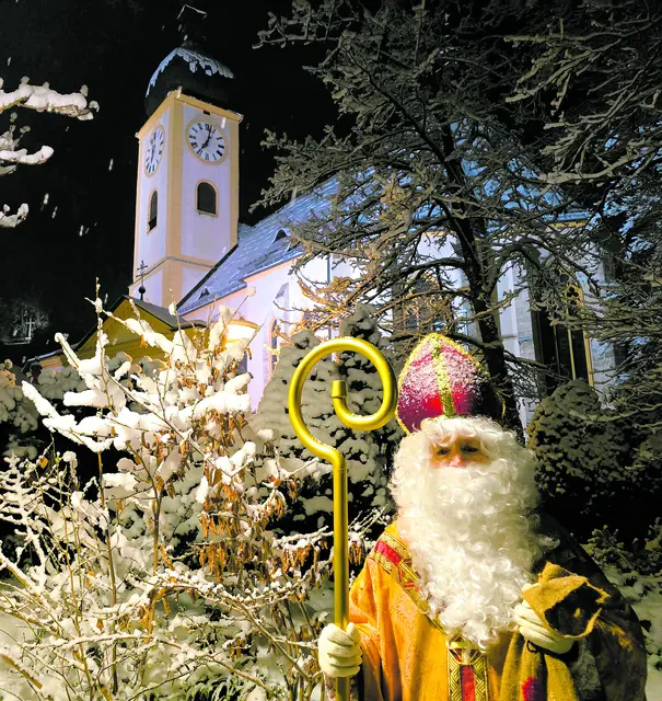 Heiliger Nikolaus vor der Pfarrkirche Waidhofen/Ybbs. 
 | Foto: Piaty sen.