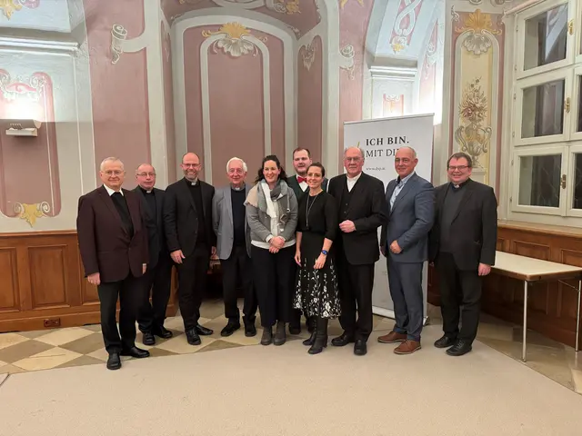 Feierliche Eröffnung der Weihnachtsausstellung mit Bischof Alois Schwarz, Museumsdirektorin Barbara Taubinger, Vertreter des Domkapitels und der Stadt St. Pölten. Foto: Planitzer | Foto: Sonja Planitzer