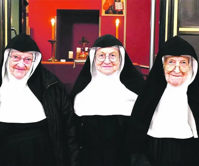 Die drei mittlerweile über Österreich hinaus bekannten Augustiner Chorfrauen aus Goldenstein, Sr. Bernadette, Sr. Rita und Sr. Regina besuchten verschiedene Kirchen in Wien. | Foto: kathpress/Wuthe