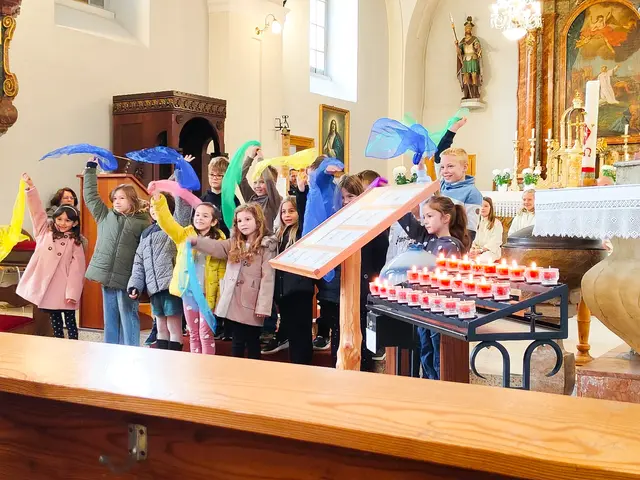 Olbendorf. Am Christkönigssonntag feierten die 16 Erstkommunionskinder der Volksschule ihren Vorstellungsgottesdienst.
