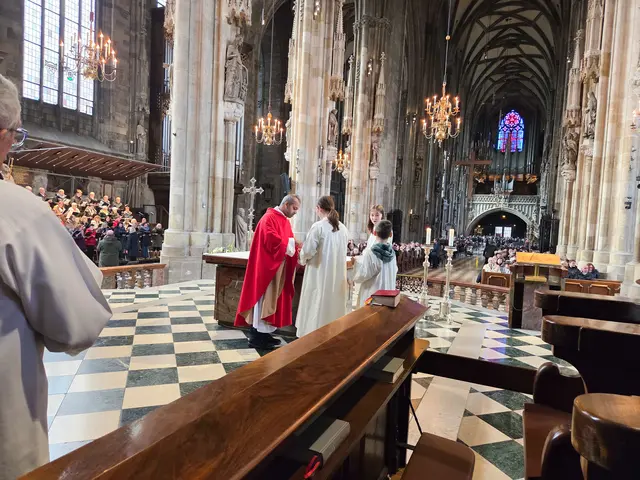 Wien. Dechant Michael Shinto feierte mit dem Pfarrverband Kobersdorf-Weppersdorf-Lackenbach einen Gottesdienst im Stephansdom.