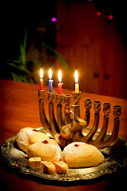 Zu Beginn von Chanukka erschüttert ein Terroranschlag in Australien.  | Foto: Kemelmakher/Unsplash