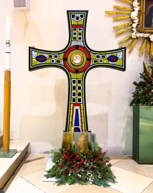 Das „Jubiläumskreuz“ wird Grundstein für eine neue Kirche. | Foto: Franz Josef Rupprecht