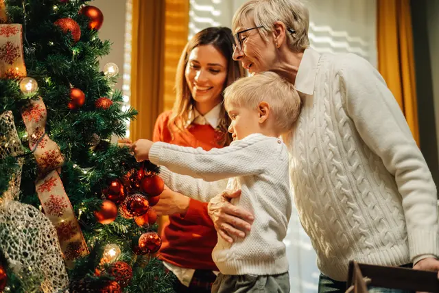 Jedes Jahr aufs Neue Weihnachten zu feiern, bedeutet vor allem, sich an die unendliche Liebe unseres Gottes zu erinnern.
 | Foto: kamisoka / iStock