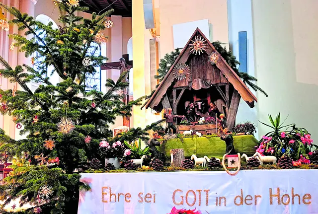 Viele Krippen in unseren Pfarren sind rund um Weihnachten wunderbar geschmückt. Sie laden dazu ein, dem Jesu-Kindlein die Freuden, Sorgen und Anliegen hinzutragen. | Foto: Wolfgang Zarl
