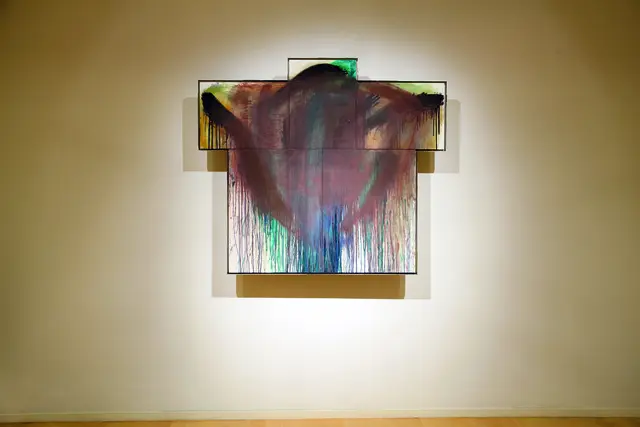 „Braunkreuz“. Das Werk von Arnulf Rainer (1929–2025)ist seit 1994 Altarbild in der Kapelle des Grazer Priesterseminars.  | Foto: Neuhold