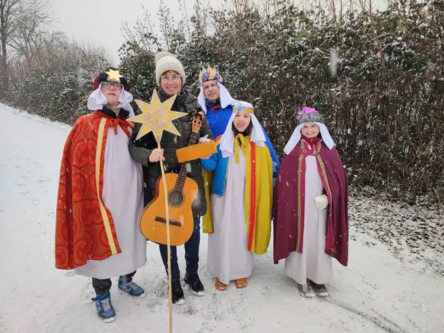 Erstmals war in der Pfarre Feldbach eine Sternsingergruppe der Lebenshilfe unterwegs. Die Freude, überall so freundlich aufgenommen worden zu sein, war groß. | Foto: Burgi Resch